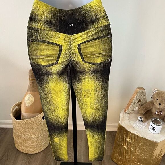 CANOAN - SCRUNCH BOOTY LEGGING - YELLOW JEANS PRINT (P/S) - Picture 6 of 11